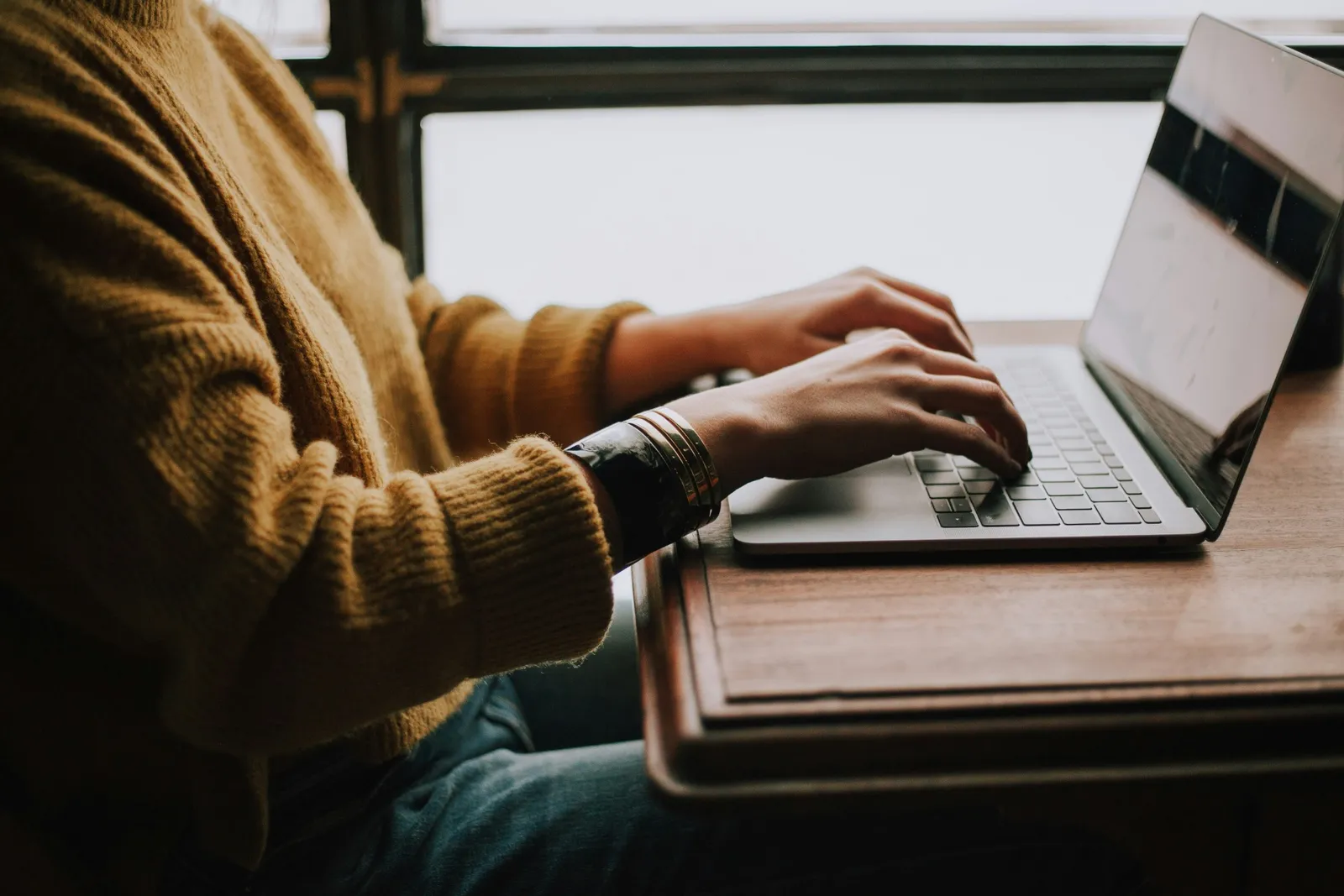 How to write B2B case studies that get found by AI and search engines in 2025
