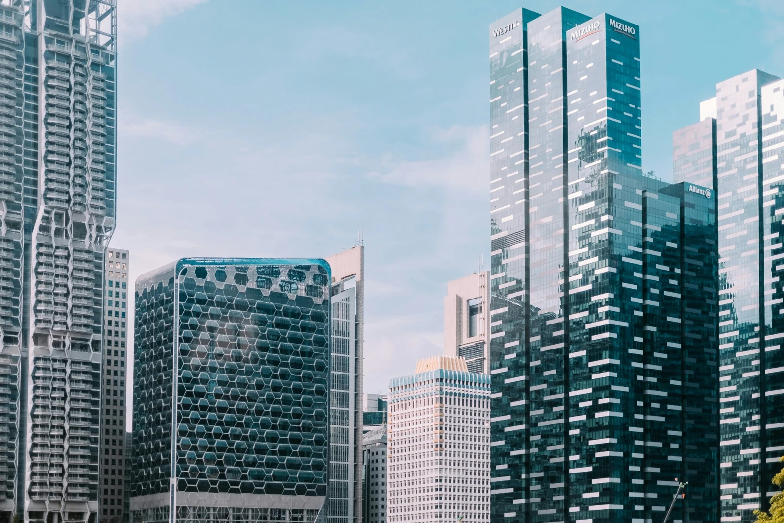 Singapore skyline with modern skyscrapers illustrating private banking growth and Singapore’s USD 61 billion wealth story.